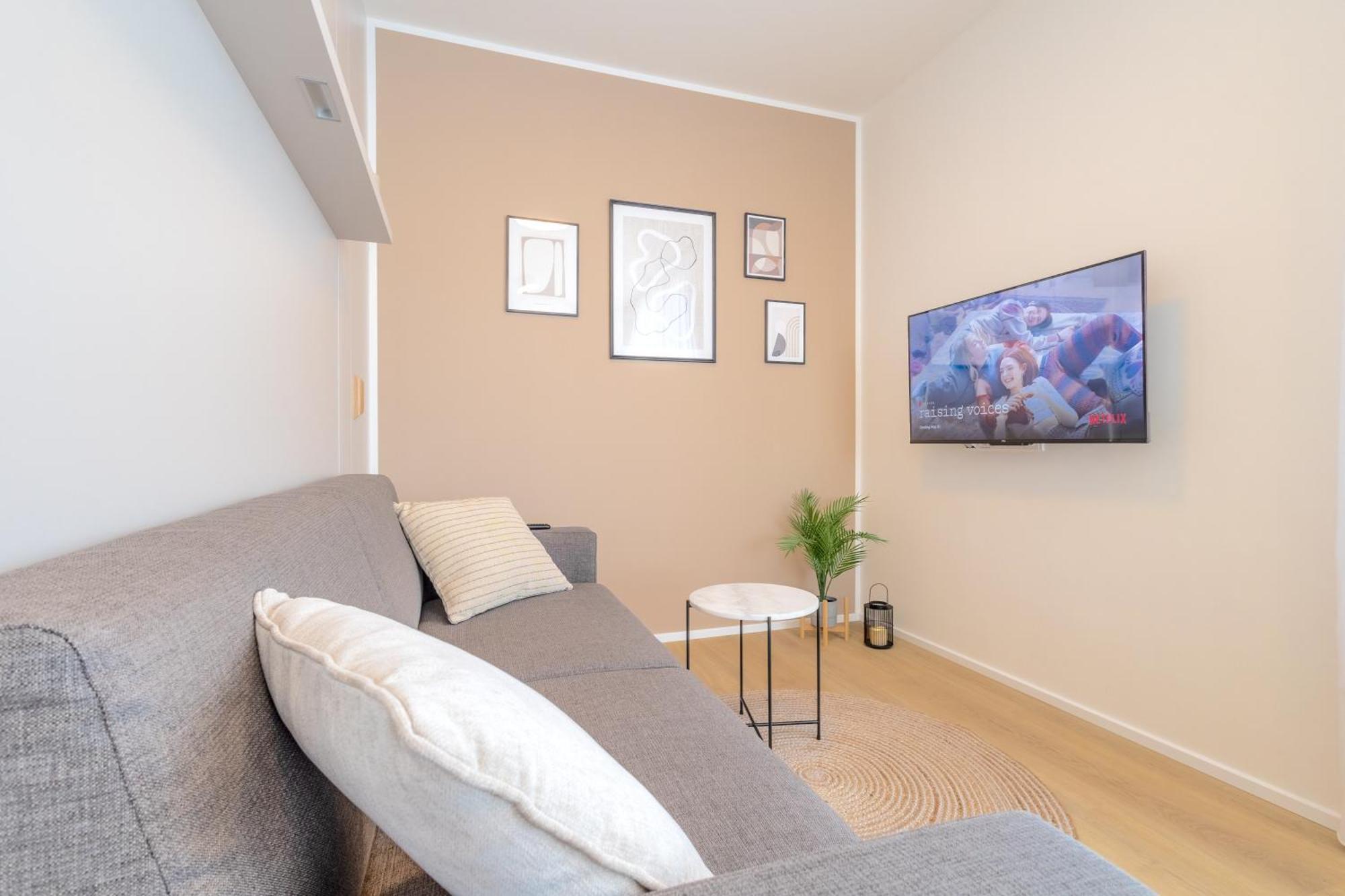 Apartmán Bright 2Br - 8Th Floor, Balcony, Free Parking - By Gravity Praha Exteriér fotografie