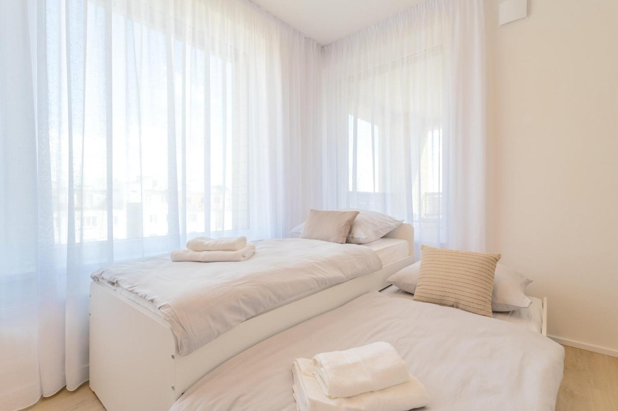 Apartmán Bright 2Br - 8Th Floor, Balcony, Free Parking - By Gravity Praha Exteriér fotografie