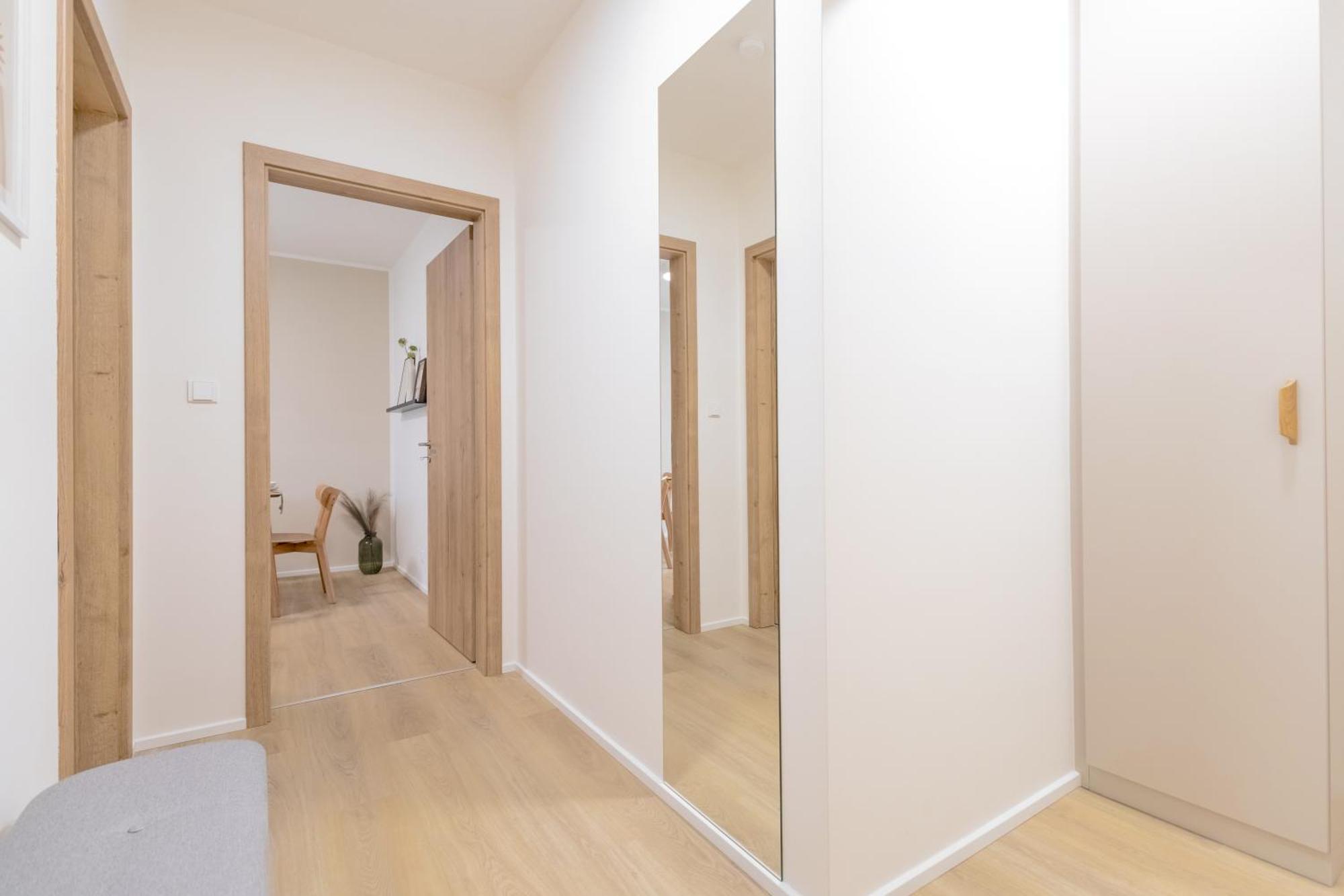 Apartmán Bright 2Br - 8Th Floor, Balcony, Free Parking - By Gravity Praha Exteriér fotografie