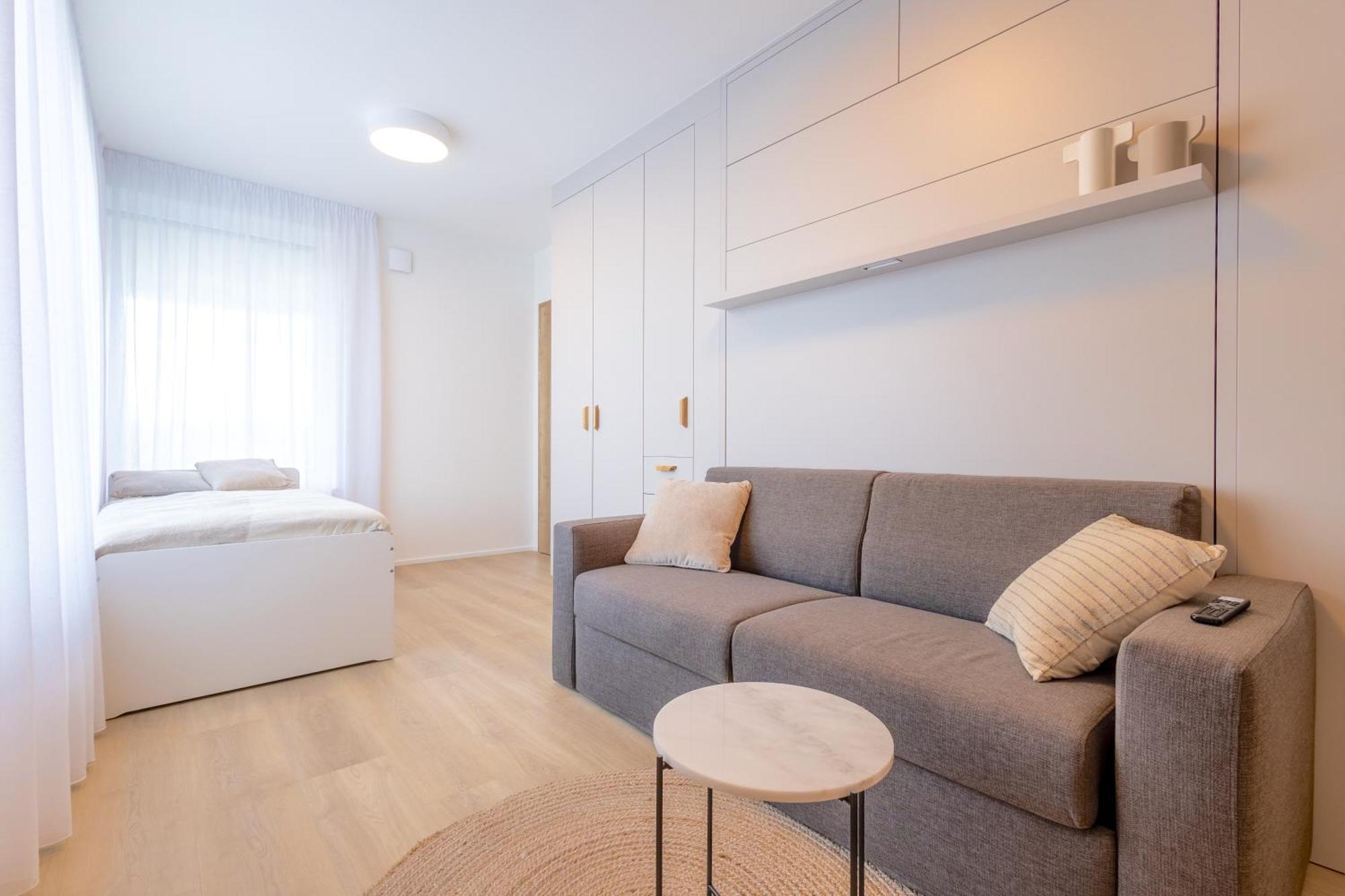 Apartmán Bright 2Br - 8Th Floor, Balcony, Free Parking - By Gravity Praha Exteriér fotografie