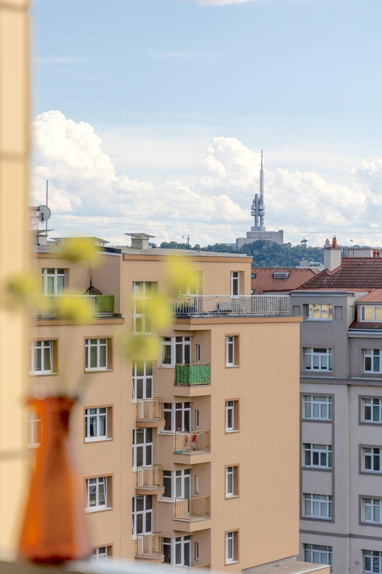 Apartmán Bright 2Br - 8Th Floor, Balcony, Free Parking - By Gravity Praha Exteriér fotografie