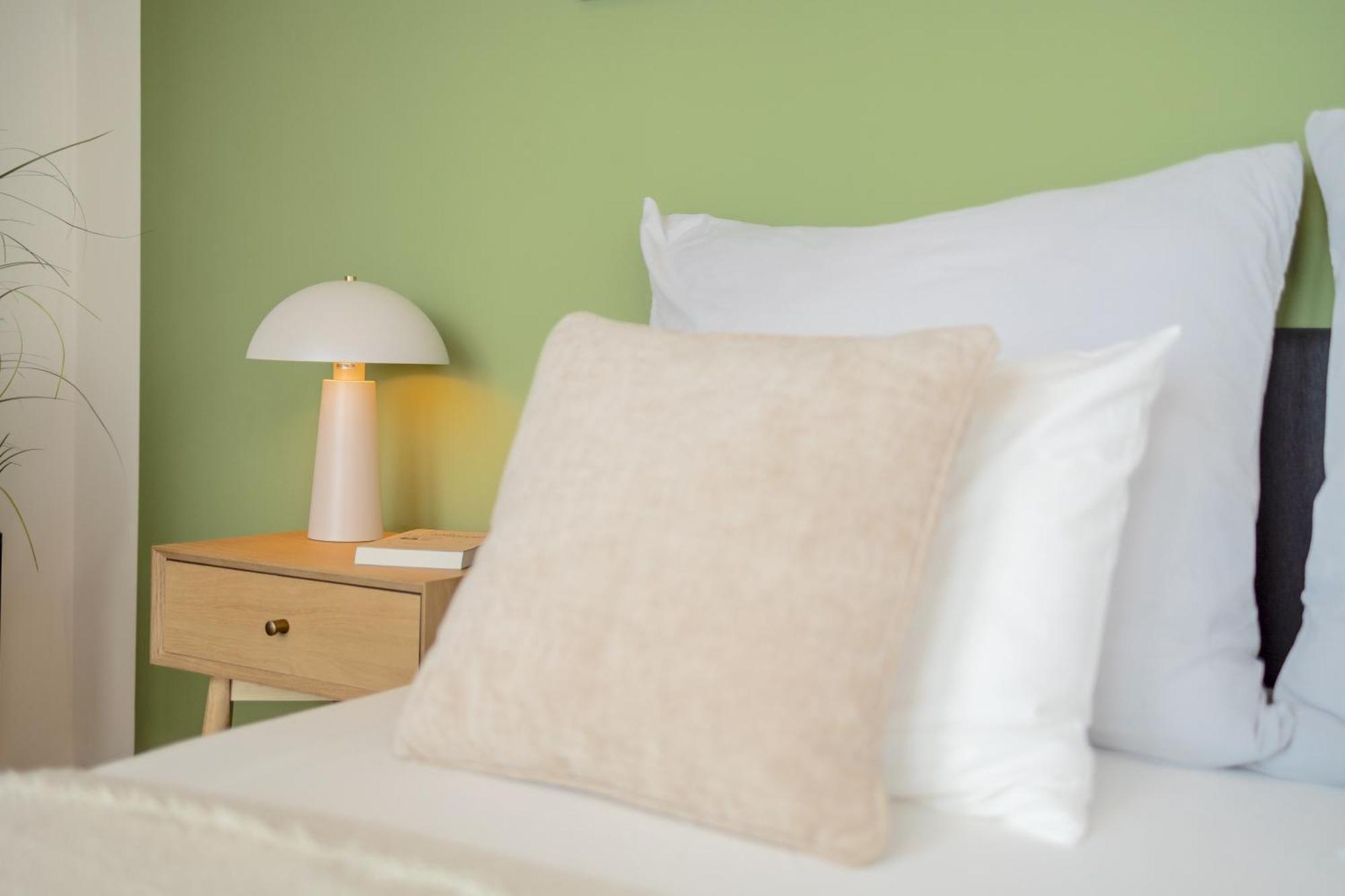 Apartmán Bright 2Br - 8Th Floor, Balcony, Free Parking - By Gravity Praha Exteriér fotografie