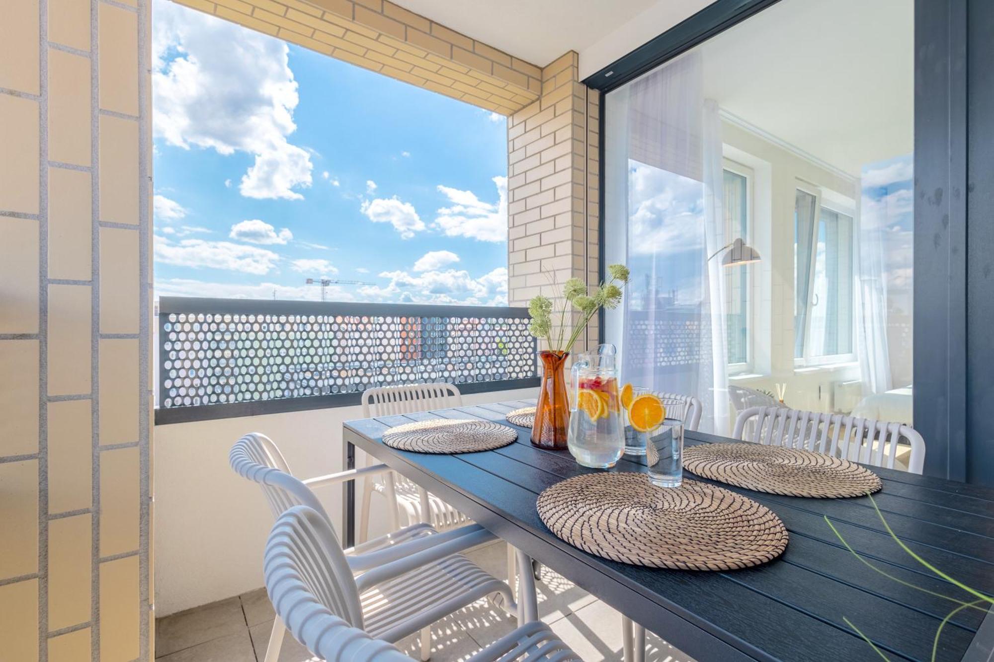 Apartmán Bright 2Br - 8Th Floor, Balcony, Free Parking - By Gravity Praha Exteriér fotografie