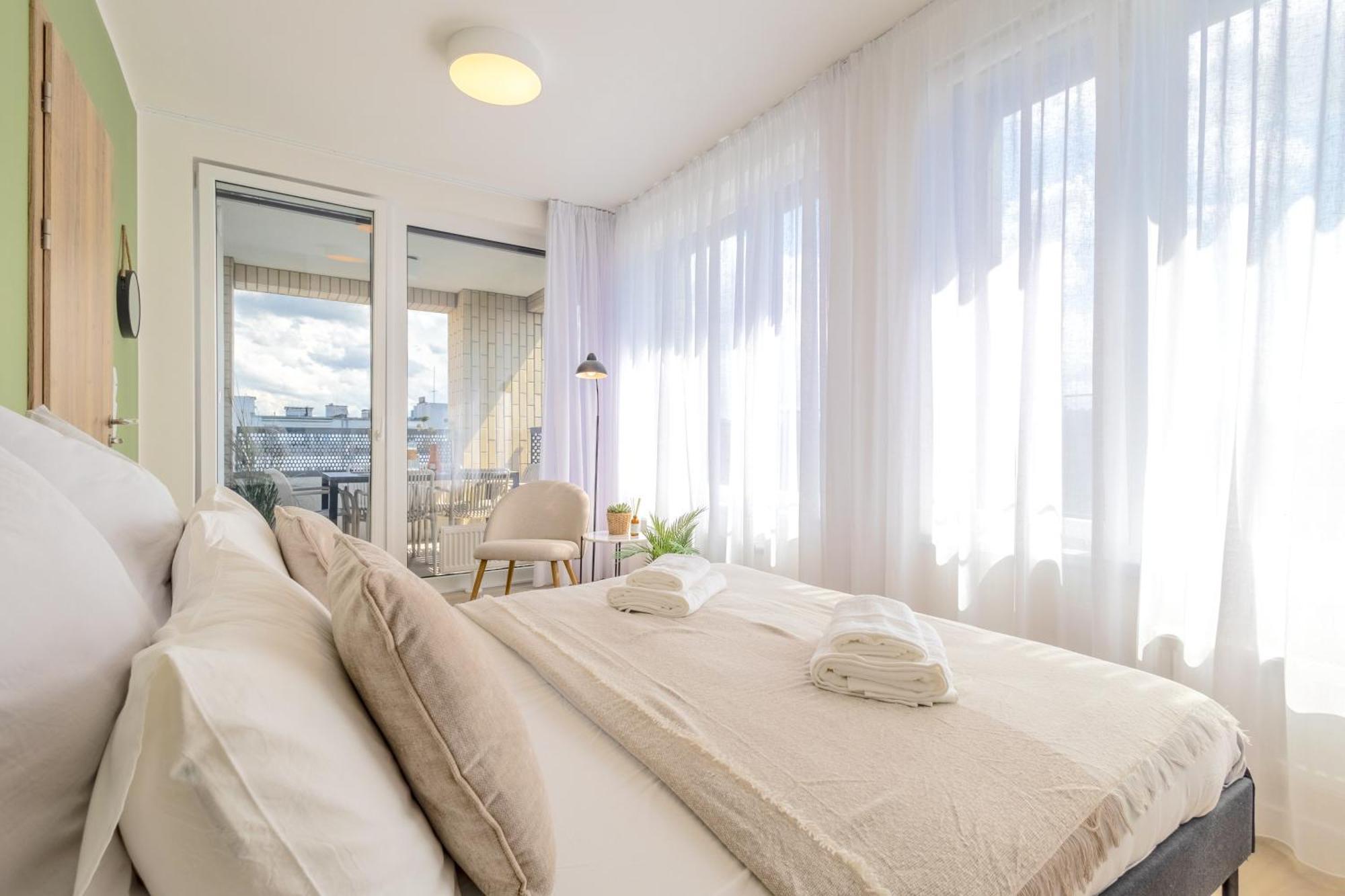 Apartmán Bright 2Br - 8Th Floor, Balcony, Free Parking - By Gravity Praha Exteriér fotografie