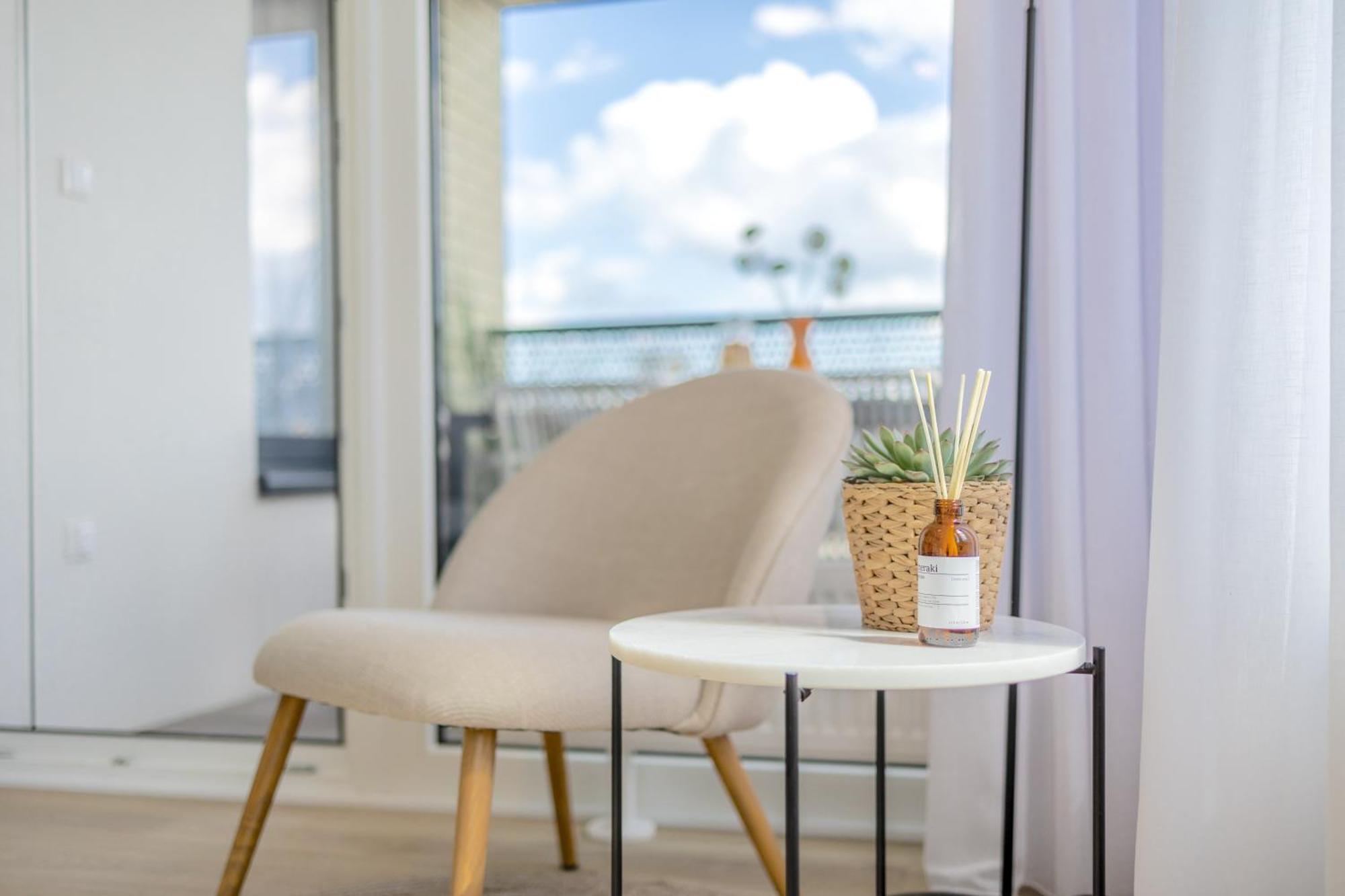Apartmán Bright 2Br - 8Th Floor, Balcony, Free Parking - By Gravity Praha Exteriér fotografie